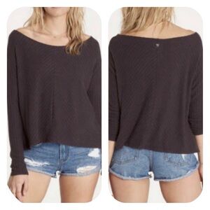 2/$20 Billabong S off black light weight sweater